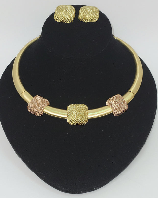Three-Tone Textured Elegance