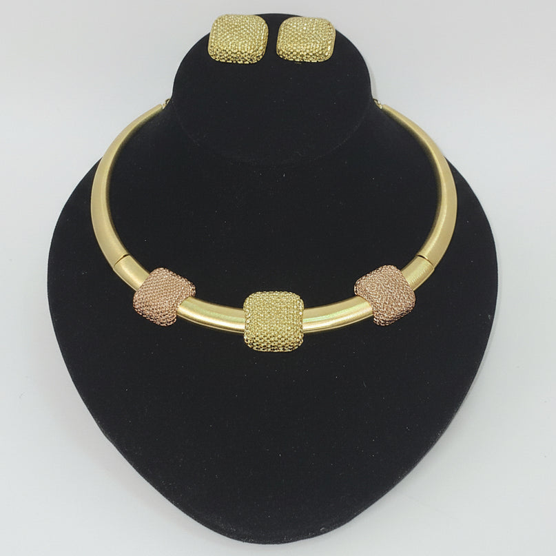 Three-Tone Textured Elegance